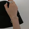 Lien, chaîne couleur argent coréen bracelet géométrique irrégulier femme simple conception unique rétro tempérament bijoux cadeaux en gros