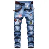 Lässige, schlanke, gestickte Abzeichen-Jeans für Herren, neue Mode, Persönlichkeit, Streetwear, nostalgische Stretch-Jeans mit gerissenem Patch