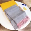 Nyaste högkvalitativa 100% Cashmere Scarf Fashion Womens Scarves Berömda Designer Märke Lång Shawl Wrap Scarves utan låda