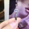 100% 18K 750AU GOLD MOISCANITE Diamond Right Ring D Цвет VVS с национальным сертификатом