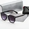 2021 Novo designer Luxury Sunglasses Homens e mulheres Trend Retro Anti-Glare Sun Glasses com Box272W