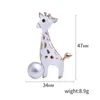 Pins, broscher 1pcs 34x47mm Fashion Cartoon Spotted Giraffe med oljedroppe Brosch för kvinnor Bröllopsklänning Tillbehör Tjejer Presentklänning Pins