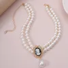 SHIXIN Couches Courtes pour Femmes Collier de Perles Blanches Bijoux de Mariage sur le Cou Dame Perle Collier Ras du Cou Cadeaux