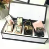 Femme Parfum Set 5ml * 4 Pieces Spray pour cadeau Oriental Floral Notes Fruité Design de charme et livraison gratuite