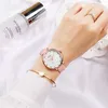 Top Brand Curren Kvinnor Klockor Rosa Läder Armbandsur med Rhinestone Ladies Klocka Mode Luxury Quartz Watch Relogio Feminino Q0524