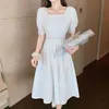 Kvinnors sommar Korea Chic White Lace Puff Sleeve Square Collar Sweet Slim Hight Waist Temperament Midi Dresses Kläder 210514