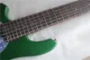 Metallisk grön 6 strängar vänsterhänt kropp elektrisk basgitarr med krom hårdvara, aktiva pickup, hh pickups, kan anpassas