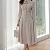 Haute qualité mode automne décontracté bureau dame simple boutonnage col rabattu corée chic femme robe fendue 210514