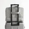 Torr och våt separat väska kan ställas in med slipsstänger som är korsade diagonalt bär på båda axlarna reser kläder arrangör förvaringspåsar