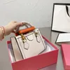 Diseñador Mujeres Bolsas de asas Bambú Conjunto Color Hebillas Hebillas Estilo Vintage Damas Manejadas Bolsas de compras 21ss Bolsos Tamaño pequeño y mediano