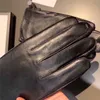 Solidne rękawiczki męskie litery Projektowanie skórzane rękawiczki zimowe ciepłe kaszmirowe rękawiczki wysokiej jakości jazda jazda