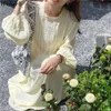 Elegancka sukienka Maxi Kobiety Hollow Out A Loose Loose White Dresses Kobiet Koreański O-Neck Lampion Sleeve Vestido de Mujer 4H895 210519
