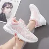 Sneakers da donna Scarpe piatte da donna primavera Scarpe casual da donna vulcanizzate 2021 Summer Light Mesh Running femminile traspirante