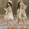 Zomer meisjes jurken mode nieuwe Koreaanse bretels cool meisje leuke pastorale print bananen blad jurk grote kinderkleding q0716
