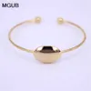 Bracelet de manchette de couleur or de qualité supérieure classique bracelet en acier inoxydable bracelet ouvert pour hommes/femmes bijoux cadeau Lh713 Q0719