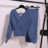 Winter Zwei Stück Set Frauen Batwing Sleeve V-ausschnitt Helle Pullover + Elastische Taille Weibliche Gestrickte Rock Anzug 210520