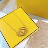 Womens Designers Gold Necklace Classic Letter Circle Pendant Designer Jewelry Pendant Necklaces Charm Bracelets Fashion Girl Party3185