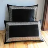 Taie d'oreiller de mode de luxe en velours noir et motif de broderie géométrique en or clair, taie d'oreiller de style européen, coussin cov3230