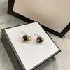 Pendientes chapados en oro de 18 k Moda para mujer Pendientes de diseño retro de tendencia Pendientes de diamantes de calidad superior Suministro de joyería