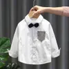 Småbarn med båge Plaid Pocket Barnskjorta Casual Style School Uniform för pojkar 210412