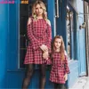 Off Shoulder Plaid Moeder Mama en Mij Jurken Kleding Familie Look Dress Matching Family Outfits Mum Mama en Dochter Jurk 210713