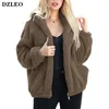 DZLEO Fluffy Femmes Manteaux Faux Laine Mélange Chaud Veste D'hiver manteau Zip Up À Manches Longues Surdimensionné Mode Survêtement Manteaux De Fourrure Femmes 211007