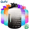 Quifit Garrafa de Água 2.2L 73oz motivacional com vaqueiro À prova de fugas BPA Free Sports Viagem Água Jarro Tempo Marcador Ajuda a perder peso 210610