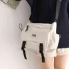 Liten färskväska Kvinnor och handväskor 2021 Ny högskolestudentskolans axel Luxury Brand Crossbody Bookbag