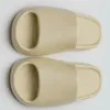 Designer Heren Slippers Sandalen Sneakers Schoenen Bot Witte Hars Desert Zand Rubber Zomer Vlak Schuim Runner Yeeziness Slides Yezziness Slide Women Sliders Beach FNVS