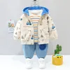 Mode Kinder Baumwolle Kleidung Sets 1-4T Baby Jungen Mädchen Mit Kapuze Mantel Cartoon Designer Denim Anzug Tops + pullover + Jeans = 3 Teile/satz