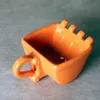 Personality Excavator Bucket Coffee Mug Shovel Spoon Amusing Ceramics Navvy Tea Cup Verre Crane Cigarette Holder Ashtray Tumbler 210409