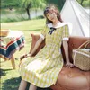 日本風夏のファッションかわいい甘いチェック柄のドレスピーターパンカラーボウ半袖ミディ女性2色ビンテージベスティッド210520