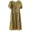 Lato V Neck Żółty Mały Kwiatowy Dorywczo Dress Dla Kobiet Retro Fresh A Line Puff Sleeve Drukowane Długie Suknie Moda 210520