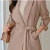 Escritório coreano desgaste mulheres blazers e jaquetas outono primavera outerwear sólido plus tamanho blazer com entalhamento com cinto 210421