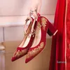 Scarpe eleganti a punta con fibbia rossa singola perla con tacco alto e strass a spillo da donna