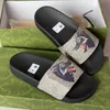 2021 Projektant Slides Sandal Buty Designers Sexy Slide Stare Men Beach Sandals Panie Luksusowy Kobiety Gumowe buty Moda Pantofel Flower Su Ujcu