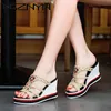 Märke Kvinnor Tofflor Platform Wedge Peep Toe Casual Bling Color Mixing Slide Outdoor Beach Dames Shoes Woman Zapatos de Mujer Y0427