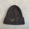 Moda gorro unissex chapéu de malha xadrez letras casuais crânio bonés esportes crânios chapéus senhoras casuais ao ar livre alta qualidade 111985732