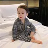 Ребёнок мальчик плед пижамас одежда набор хлопчатобумажных пальто + брюки 2шт весной осень младенческий малыш ребенок лаунджный костюм дома 1-7Y 21130