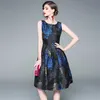 우아한 칵테일 파티 Hepburn 빈티지 황금 꽃 꽃 블랙 자카드 민소매 드레스 Vestidos 슬림 드레스 210529