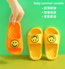 Bambini piatto 2020 bambini estivi in ​​modo morbido pantaloncini per bambini piccoli ragazze in pelle per le scarpe per cuoio brand sandali neri py-s-010 c1003226p