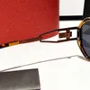 Аутентичные поляризационные квадратные солнцезащитные очки 53 мм 040 мужчин Летний стиль Унисекс Солнцезащитные очки против ультрафиолета Ретро щит Линза Plate Eyeglasses поставляется с пакетом