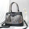 Handväskor kvinnor designers tote bags plånböcker modepåse blomma axel handväska casual pack 6colors pu läder kvinnlig shopping handväska