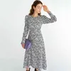 [EAM] Vrouwen Zwart Floral Print Shirring Jurk Ronde hals Lange Puff Sleeve Losse Fit Mode Lente Herfst 1DD7837 21512