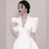 女性のための誕生日の衣装ホワイトドレスファッション非対称夏の女性ローブ210520