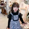 Neonata primaverile stile coreano Set da 2 pezzi T-shirt lunga nera + tuta scozzese floreale Abbigliamento per bambini E689 210610