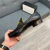 A1 Erkekler Ayakkabı Yeni Varış Moda El Yapımı En Deri Slip-On Tasarımcı Elbise Ayakkabı Rahat Şık Derby Ayakkabı Lüks Zapatos De Hombre 22