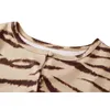 Leopard Crop T Shirt Kvinnor CrewNeck StreetWewar Sexig Straight Cardigan Tees Kvinna Lace Spliced ​​Retro E-Girl Estetisk Short Top 210515