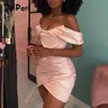 Mode mini Jillperi Retour de la robe L'épaule Célébrité de Noël Célébrités satinées Pink Anniversaire Club Tenue Femmes Sexy Fête Robe
