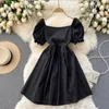 Kvinnor Mode Retro Fyrkantig Bubbla Kortärmad Sexig Bow Sweet A-Line Mini Dress Solid Färg Koreanska Kläder Vestidos R859 210527